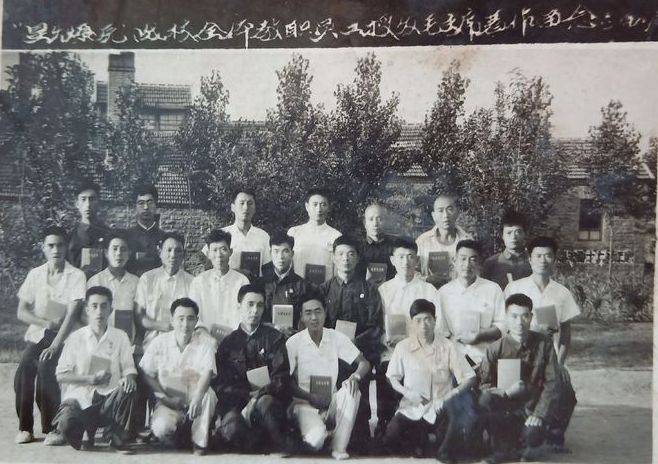 美文|颜建国：92岁老父亲相册里，60年前的东平四中毕业老照片弥足珍贵