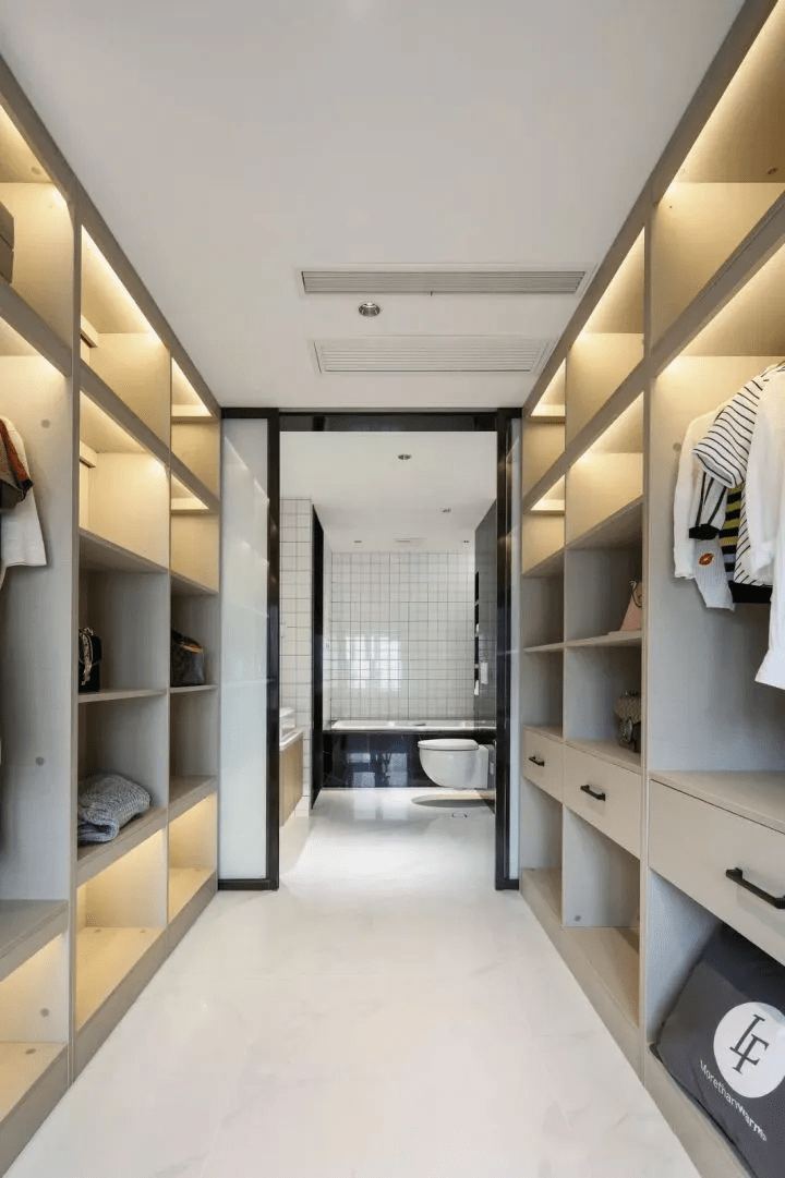 小房间衣帽间 2f91dea7bfd8414b9d1b7763cab6e052.png