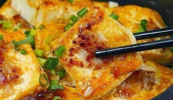原创美食精选豆芽鲫鱼汤客家酿豆腐招财猪手香菇烧酿豆腐泡的做法