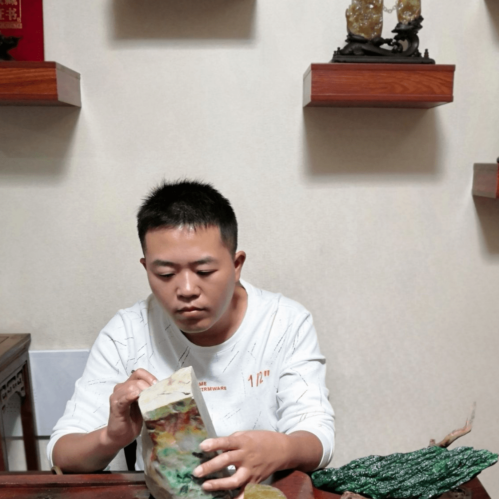 方华琢刻玉雕表现当代价值
