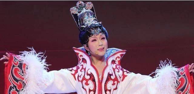 李玉刚|辍学、走穴、气跑梅葆玖,李玉刚凭什么这么狂?