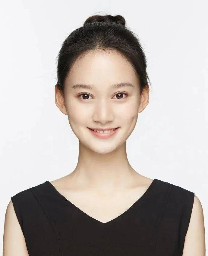 空降|原创撞脸半个娱乐圈打败张子枫拿下艺考第一，空降小花第一梯队？