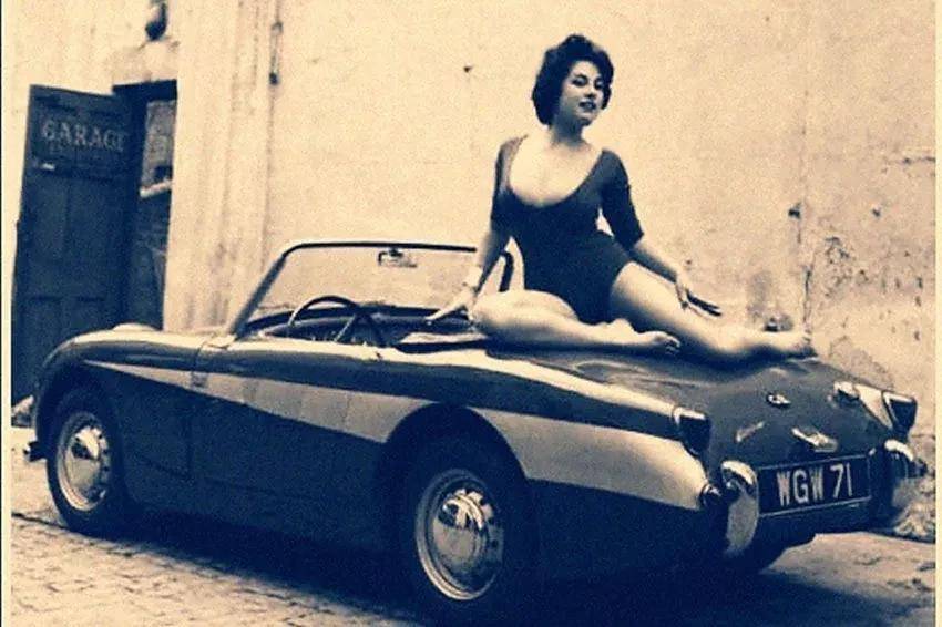 花花公子|欧美老照片中的性感车模