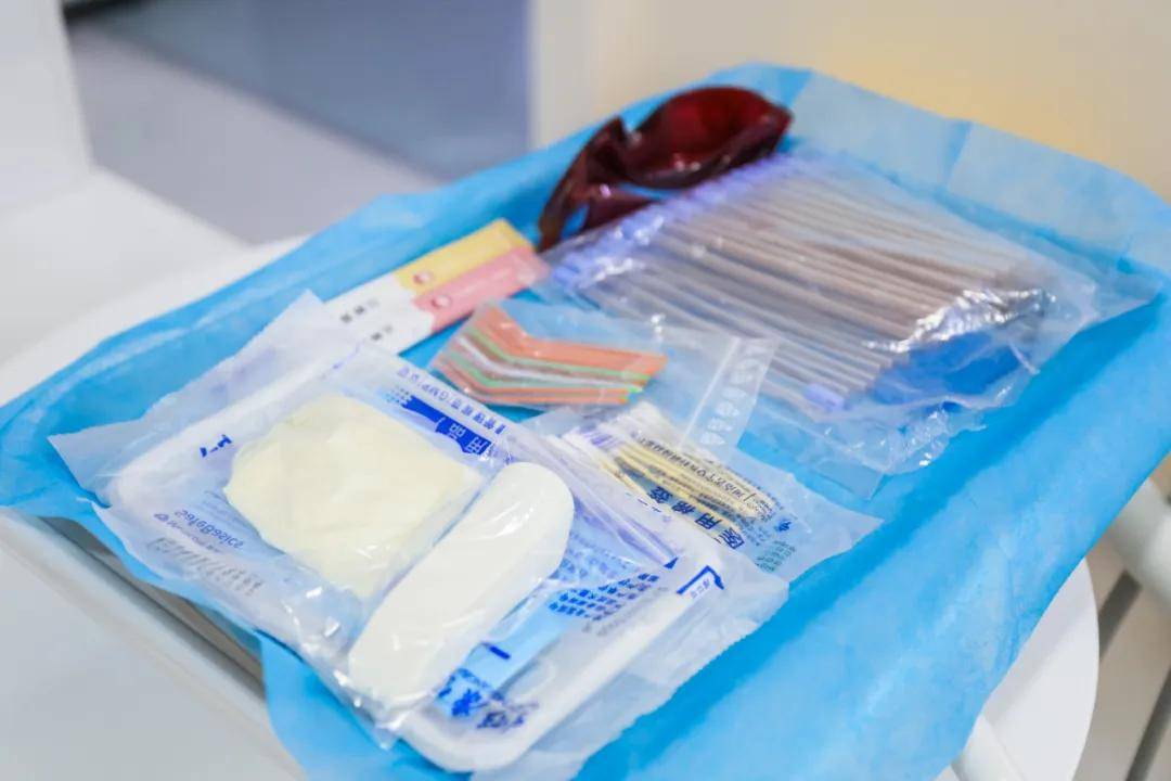 口腔|变美秘密！明星同款牙齿隐形矫正，隐适美暑期半价福利！