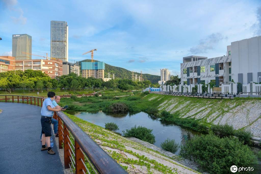 1/ 6 深圳大沙河公园建成于2007年国庆,大沙河公园是综合市政公园,因