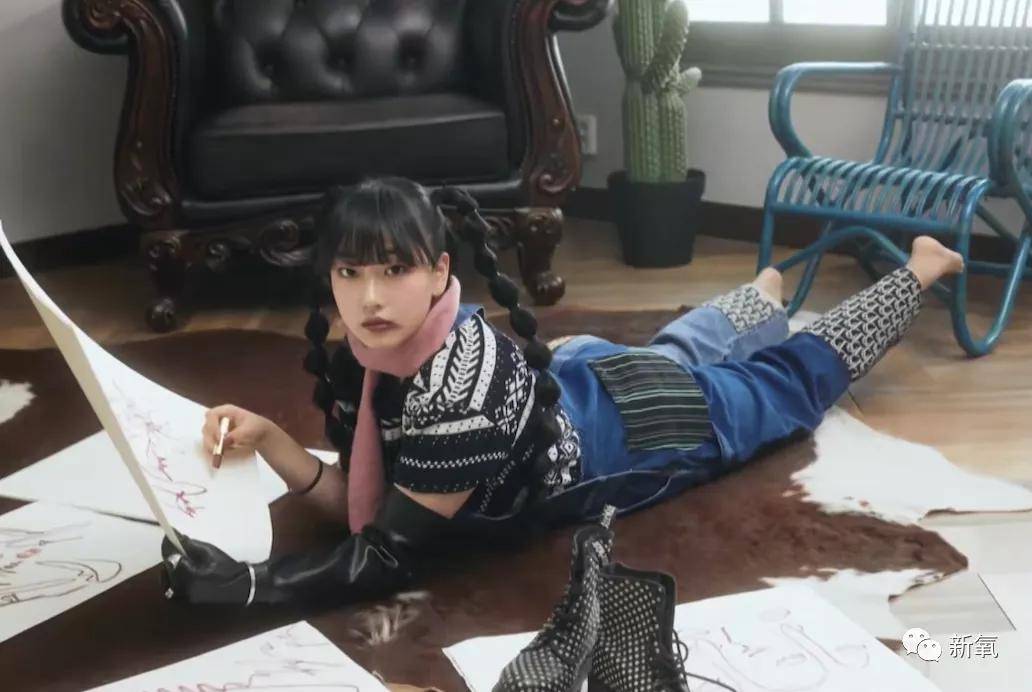 高中生|年薪一个亿!这位高中生女网红凭美美拍照就实现了财富自由?!