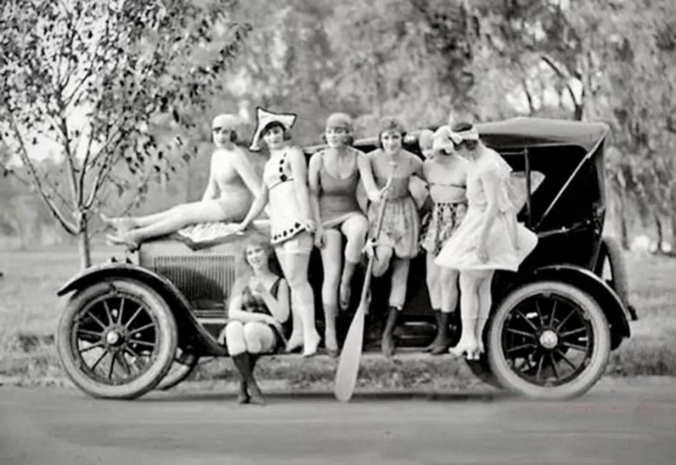 花花公子|欧美老照片中的性感车模