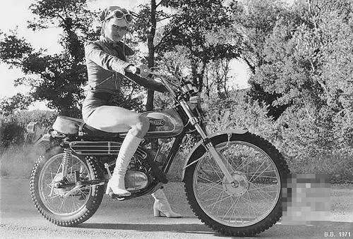 花花公子|欧美老照片中的性感车模