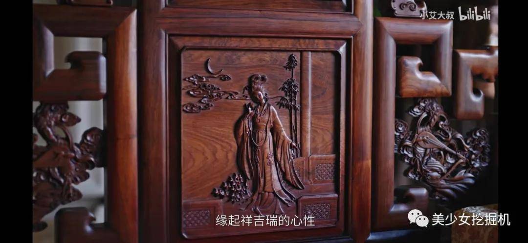 豪宅|住1.9亿豪宅，名牌包包论斤买，却被踩在富太太圈鄙视链底端？