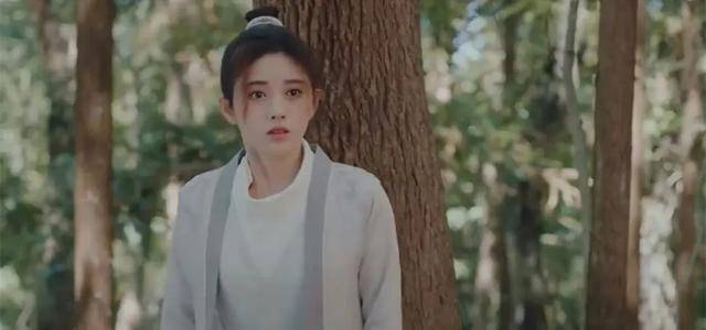 文曦|原创一开播就冲上热度榜第二，但鞠婧祎新剧口碑却两极分化