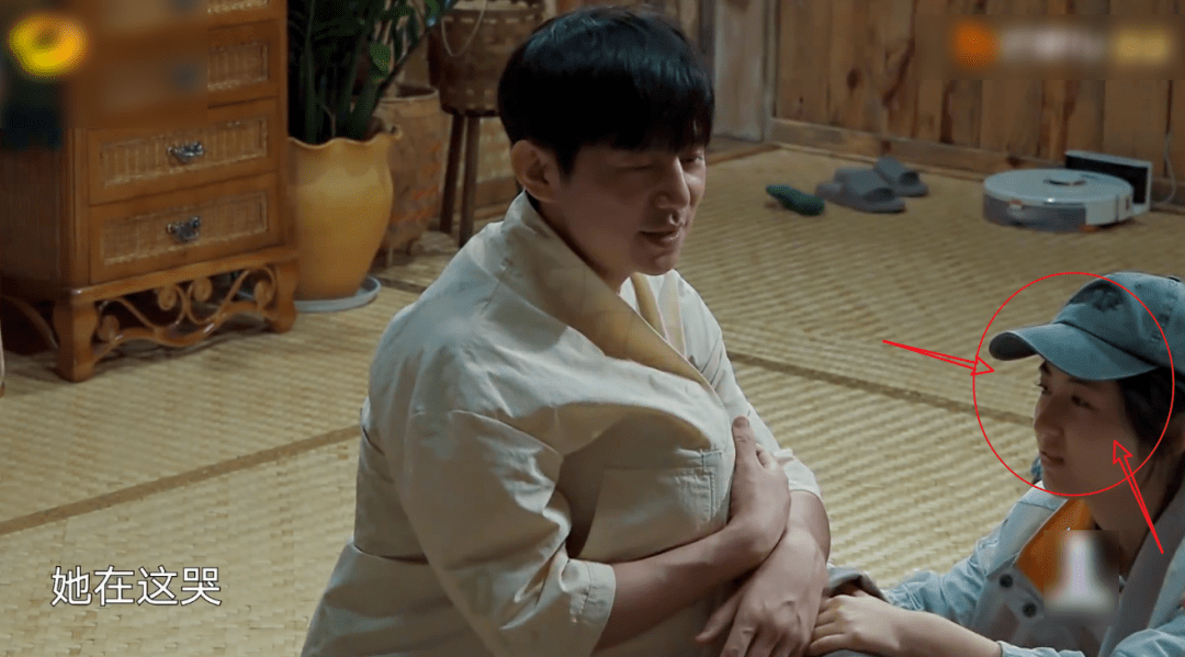 娜娜|半年赚7000万，养活全家5口的元气小花，因为这件事崩溃大哭，人设崩了？