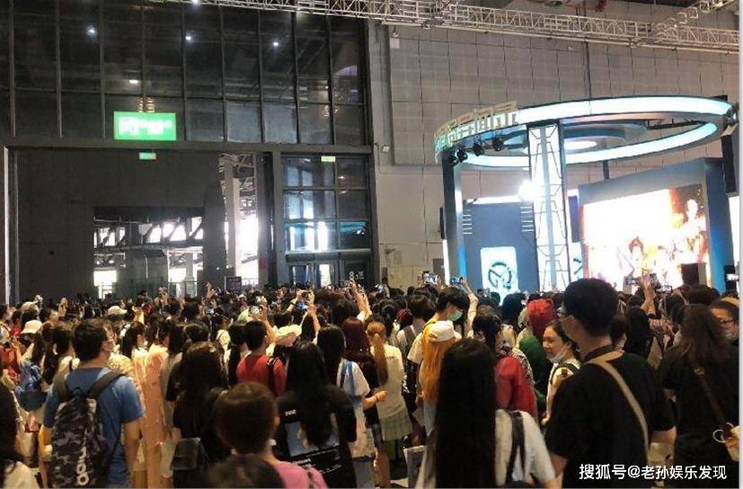 观点评论|原创《民调局异闻录》官宣定档，众多粉丝赶到活动现场为该剧打卡