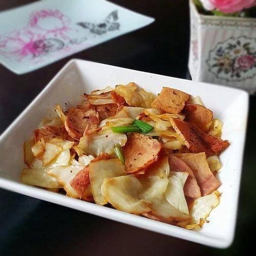 原创精选美食爆炒花蛤外婆菜炒肉丁辣白菜豆腐汤培根炒圆白菜