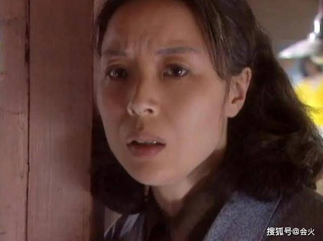 讨老婆|原创58岁吴刚扮女装讨老婆开心，被赞是美人，嘟嘴卖萌私下形象反差大