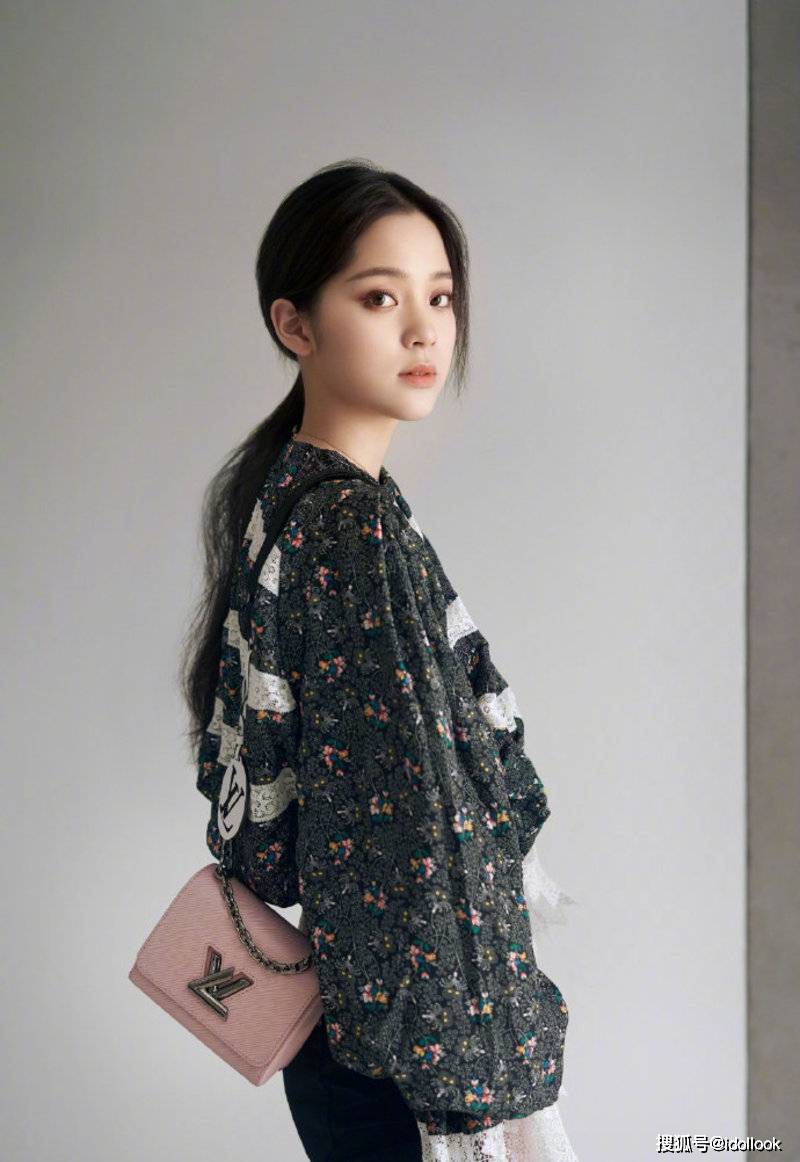 大片|当欧阳娜娜开始拍轻熟风大片，我才发觉，那个少女长大了