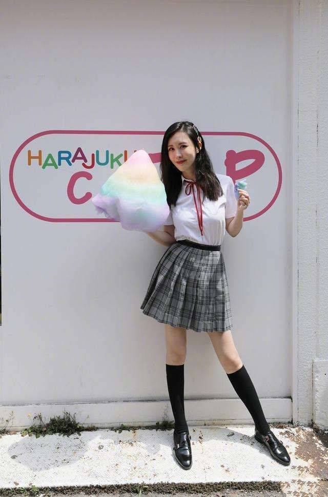 田朴珺|王石娇妻近看也不完美，脸部僵硬小腹突起的，全靠包装吸眼球！