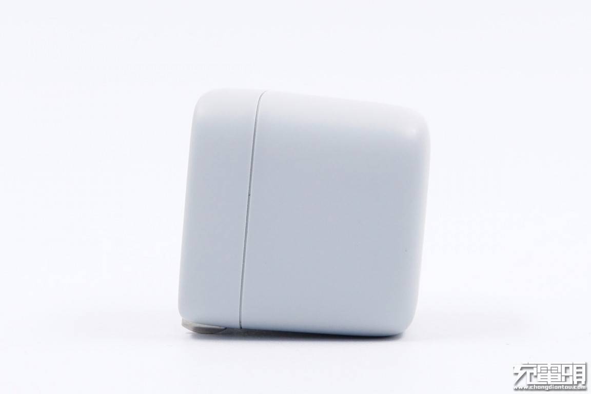 测评盘点|什么是小冰块？UIBI柚比 18W PD充电器评测