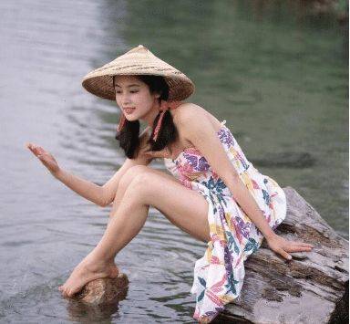 前卫|原创27年前陈红拍过这么前卫的戏，当看到最后一张图后，陈凯歌怎么想