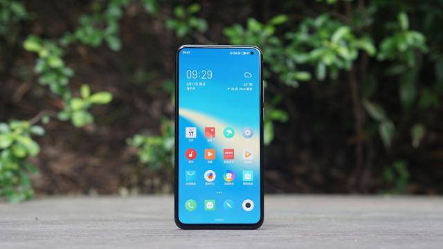 真香|魅族17测评：120Hz直屏，真香警告？