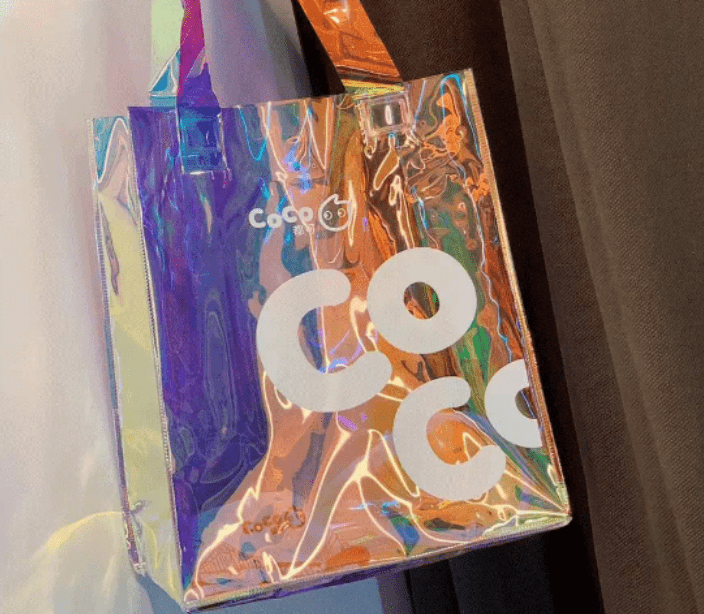 包包|把打包袋做成潮流包包！茶饮品牌正在变成“手袋公司”？