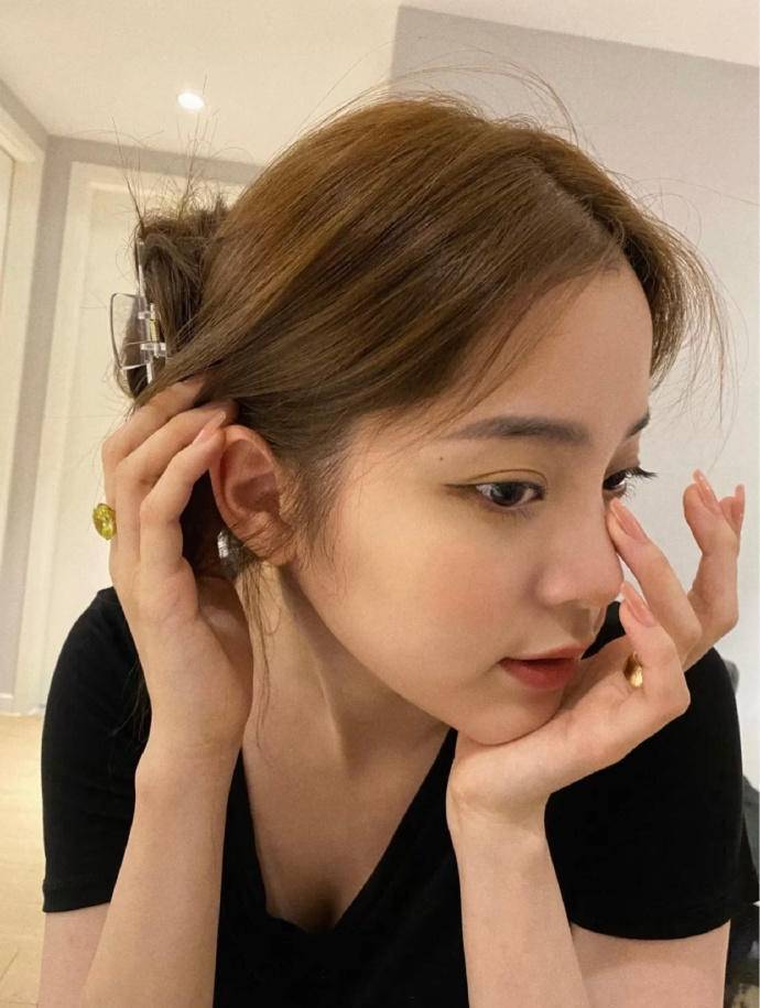 娜娜|每个女孩的姐妹淘——欧阳娜娜，她的安利你都吃下了吗？