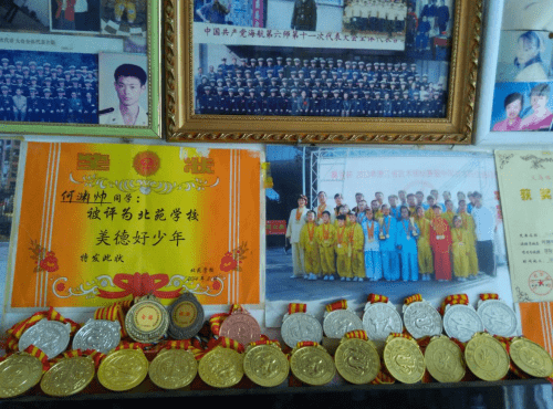 专业化|祝贺童星何渊帅签约成为浙江义乌秀萌娃艺术学校形象代言人