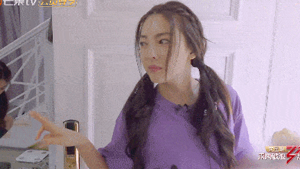 齐刘海|听静姐的话，“大飒蜜”气场的性感姐姐白冰，真没必要装嫩！