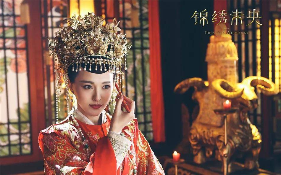 小白花|争了30年的小白花，少女幂看到踏上姐系妩媚线的唐嫣，坐得住吗？