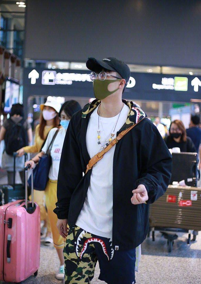 时尚穿搭男生冬季25岁 b1046e1d19fb48bfa0e8c5c9bc7d6169.jpeg