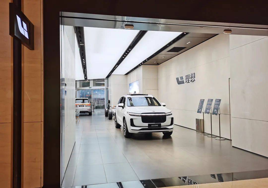 汽车|上市首日收涨43.3%，市值逼近蔚来！两年只有一款车的理想能火多久？