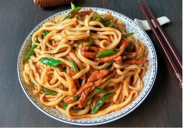 原创精选美食:土豆炒猪肝,尖椒肉丝打卤面,回锅牛肉,香辣小海虾的做法