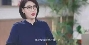 烟瘾|又一女星被曝吸烟!深夜躲绿植后吞云吐雾,一旁助理还帮忙打掩护,网友:烟瘾真大