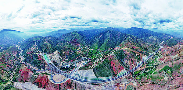 元蔓高速红河至元阳段试通车 结束红河州南部地区不通高速的历史