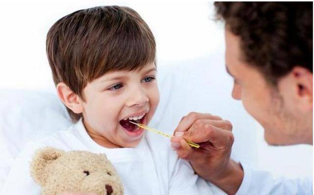 孩子|邻居建议赶紧去医院检查,医生:再迟一点就晚了儿子在电梯放屁