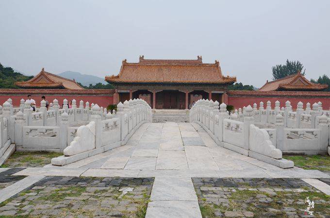 陵墓|探访清东陵，这座陵墓埋葬了一位皇帝，四位皇后，四十八位嫔妃
