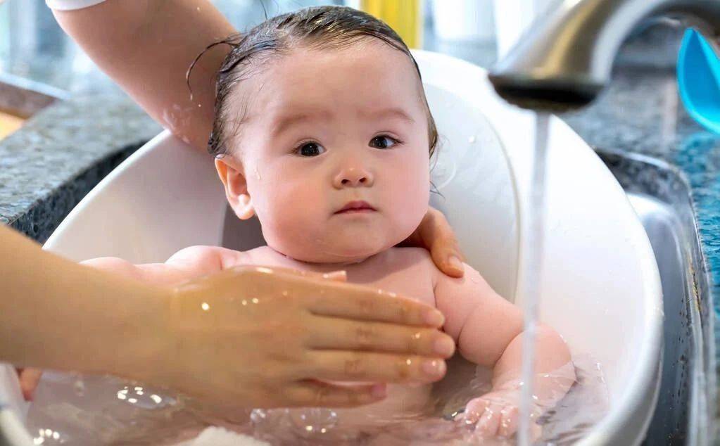 小宝宝|你有这些“恶习”吗？给小宝宝洗澡
