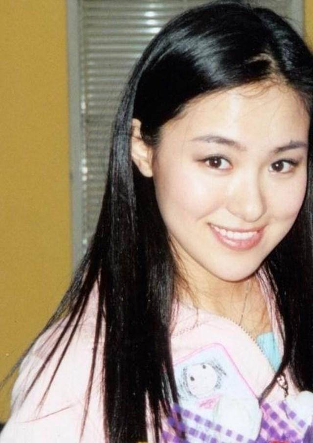 有种"毁容"叫沈傲君?年轻时美艳四方,44岁的她依旧是不老女神