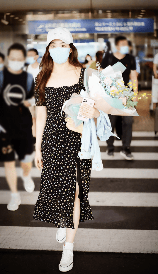 最新时装搭配图片 ce4a79b0086343ce80075fca546c0bff.png