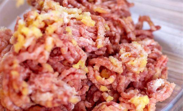 猪肉怎么做才嫩又烂 cbc16f59578d4be09712a3bcd52dc57e.jpeg