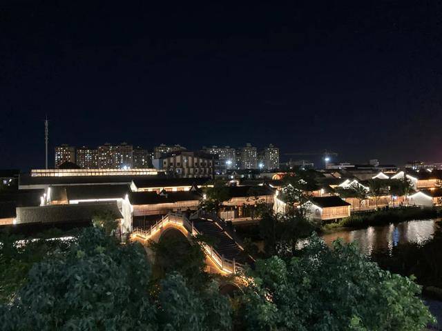 iPhone|有了这软件，旧 iPhone 终于也能拍超级夜景了