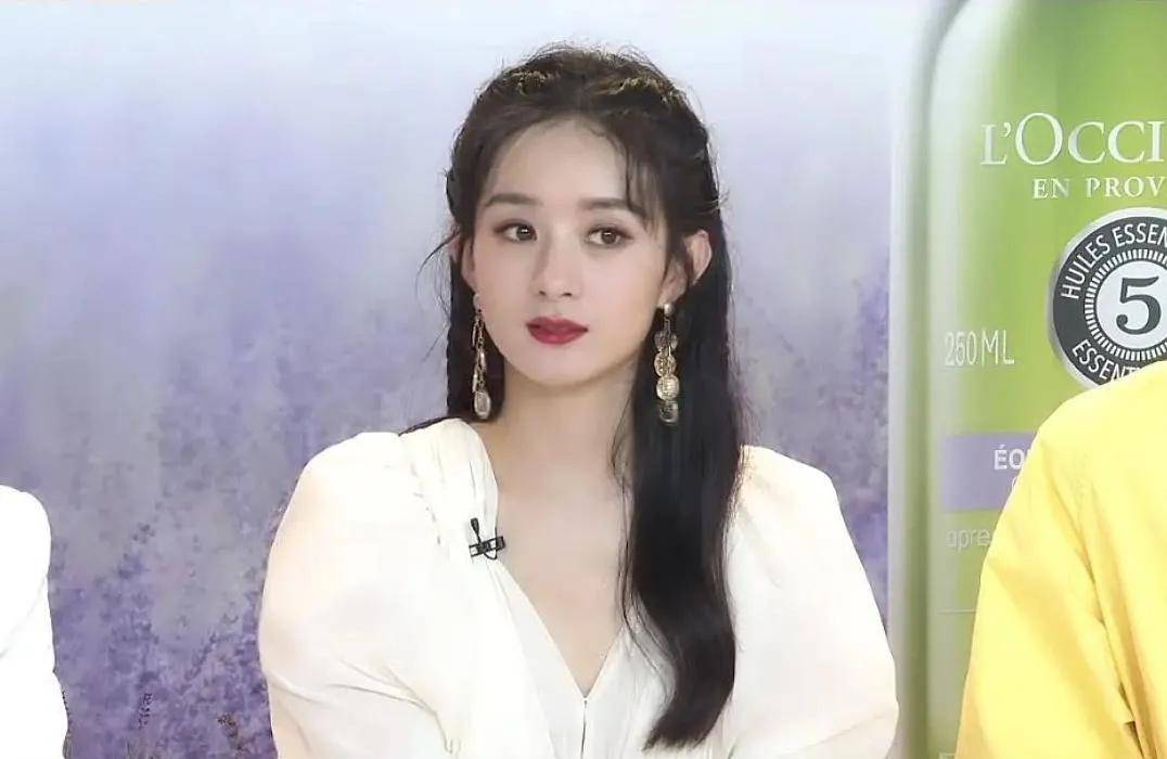 赵丽颖|看了产后赵丽颖的生图，杨幂怕是再也不敢营销自己“少女辣妈”人设了！