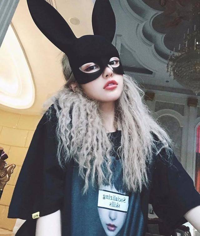 周扬青|FR2为周扬青打造专属“人物Tee”！罗志祥终究是高攀了