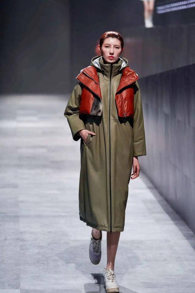 趋势|今年秋冬穿啥最时髦？中国国际皮革裘皮时装流行趋势发布秀告诉你