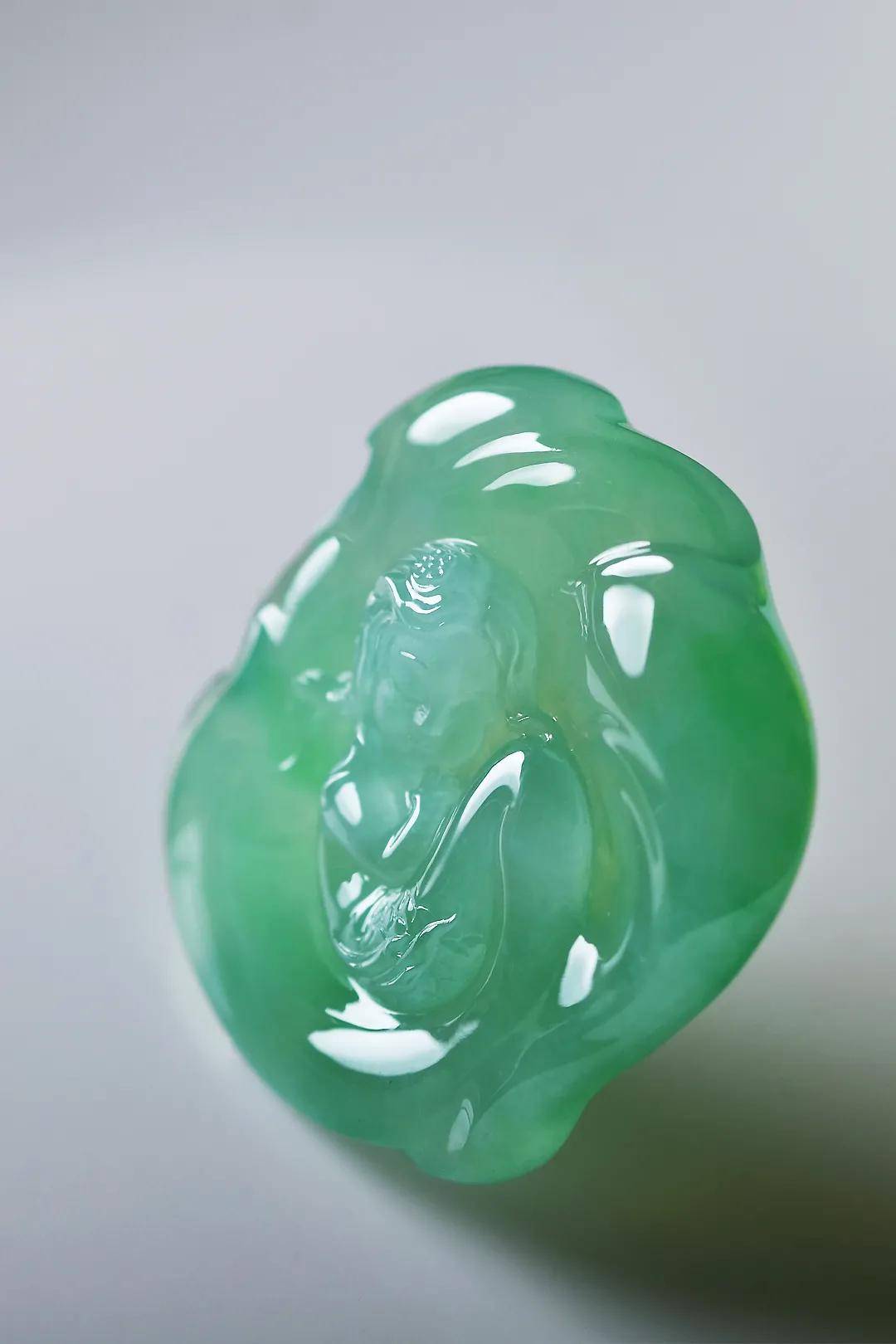 翡翠|裸石 or 镶嵌谁才是你的最爱？别着急，看完再下结论~