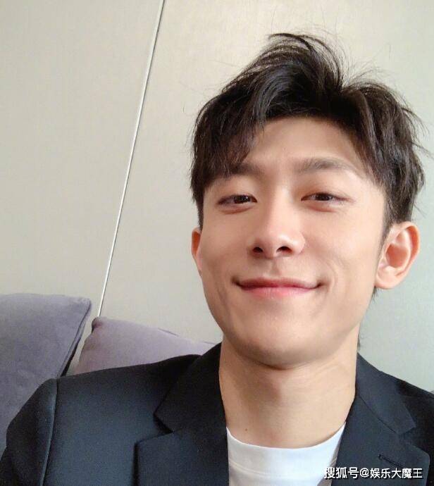 前任白雪被质疑是张一山约会的神秘女子,本尊