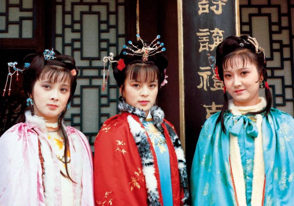 观点评论|自己不肯借衣服，为何甩锅林黛玉？本该是心腹却更像路人