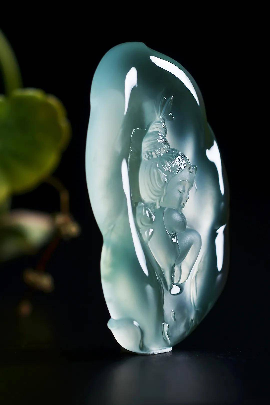 翡翠|裸石 or 镶嵌谁才是你的最爱？别着急，看完再下结论~