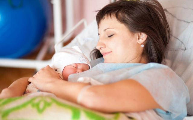 母乳喂养期间不能吃西药？吃药了就不能喂奶？看看临床药师怎么说