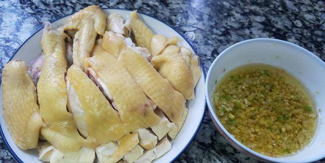 哪里买正宗的白切鸡 f54fc25210674f96bf9caee84285fbba.jpeg