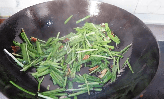 炒什么菜放点葱 6d4631d3ad544180b704e1a92228bcbf.png